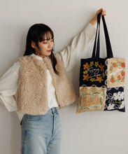 画像をギャラリービューアに読み込む, 【MEN , WOMEN】LEIN Wフェイスパッチワーク刺繍トートバッグ / A4サイズ収納可 / 刺繍トートバッグ / お出かけ / サブバッグ / 秋冬コーデのアクセントに / ユニセックスアイテム