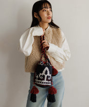 画像をギャラリービューアに読み込む, 【MEN , WOMEN】LEIN マティ幾何学柄刺繍ドロストバッグ / オリエンタル小物 / 丸底×タッセル付き / 軽量＆収納力◎ / お出かけ / ミニバッグ / 秋冬コーデのアクセントに / ユニセックスアイテム
